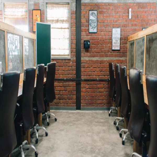 Flexible Office Space in Rent A Desk | Babukhan Rasheed Plaza, Jubillee ...